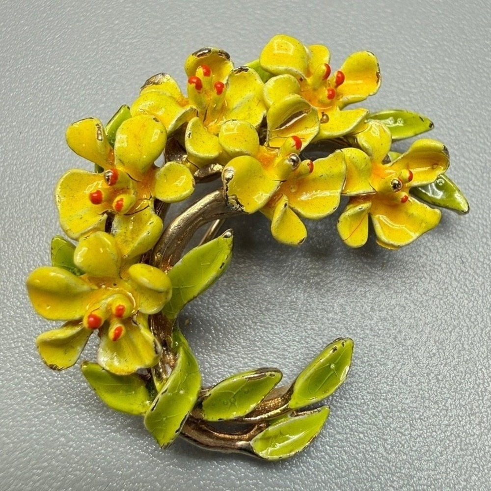 Vintage ART Arthur Pepper Yellow Enamel Flower Brooch Leaves Painted Gold Tone